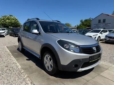 Gebraucht Dacia Sandero Stepway 87 PS (63 kW) 2009 Platingrau Limousine