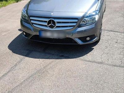 Mercedes B200