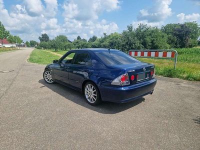 Lexus IS200