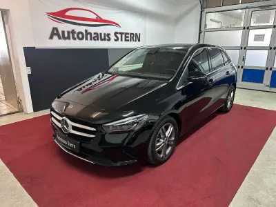 Używany Mercedes B250 224 KM (164 kW) 2019 Czarny Minivan