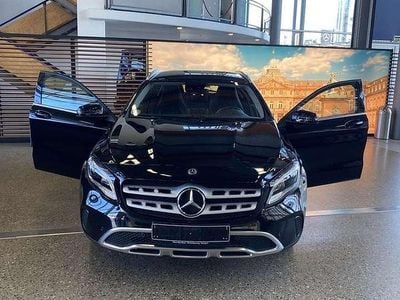 Gebraucht Mercedes GLA180 122 PS (89 kW) 2019 Schwarz SUV