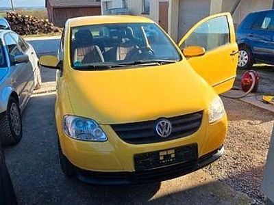 Usata VW Fox 75 CV (55 kW) 2005 Giallo Utilitaria