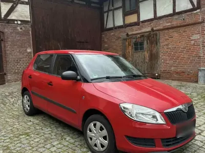 Gebraucht Skoda Fabia 60 PS (44 kW) 2011 Rot Kleinwagen