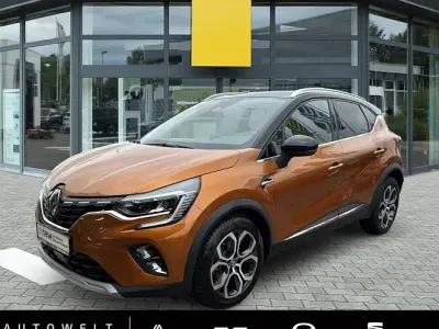 Używany Renault Captur Intens 159 KM (116 kW) 2021 Pomarańczowy SUV