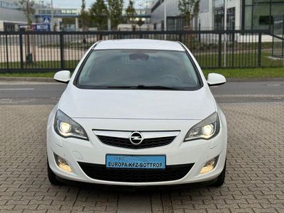 Usata Opel Astra Sport 110 CV (80 kW) 2010 Bianco Berlina