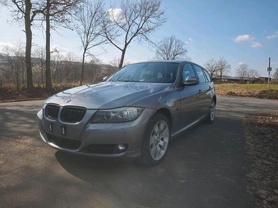 Gebraucht BMW 320 176 PS (129 kW) 2008 Grau Kombi
