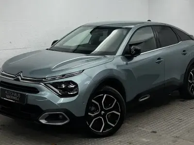 Używany Citroën e-C4 184 kW (251 KM) 2024 Niebieski Sedan/Limuzyna