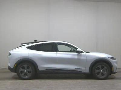 Second-hand Ford Mustang Mach-E 216 kW (294 CP) 2021 Alb SUV