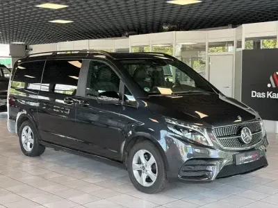Gebraucht Mercedes V300 AMG line 237 PS (174 kW) 2022 Grau Van / Kleinbus