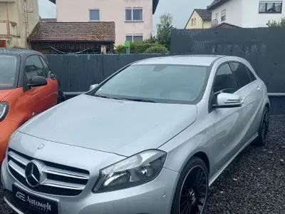 Gebraucht Mercedes A180 122 PS (89 kW) 2013 Silber Kleinwagen