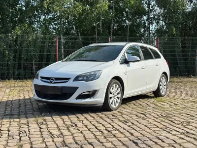 Gebraucht Opel Astra Active 110 PS (80 kW) 2013 Weiß Kombi