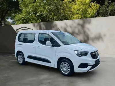 Gebraucht Opel Combo Life Edition 102 PS (75 kW) 2021 Weiß Limousine