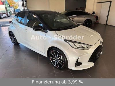 Platinum white pearl mc. (089) Gebraucht 2023 Toyota Yaris Hybrid Sport Kleinwagen | 22.990 € (Etwas zu teuer)