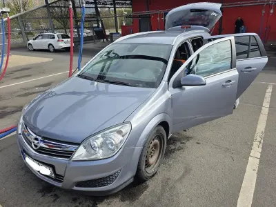 Usata Opel Astra 116 CV (85 kW) 2009 Argento Station wagon