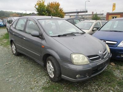 Nissan Almera Tino