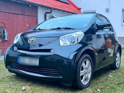 Toyota iQ