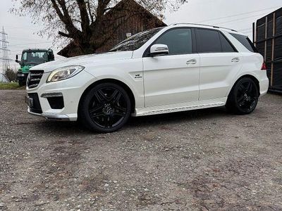 Weiß Gebraucht 2012 Mercedes ML63 AMG AMG SUV | 31.200 € (Etwas zu teuer)