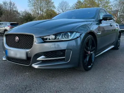 Gebraucht Jaguar XE 180 PS (132 kW) 2016 Grau Limousine