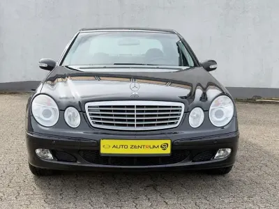Gebraucht Mercedes E240 Avantgarde 177 PS (130 kW) 2003 Schwarz Limousine