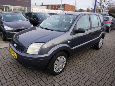 Grau Gebraucht 2005 Ford Fusion Ambiente Limousine | 1.570 € (Fairer Preis)