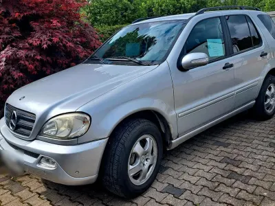 Gebraucht Mercedes ML270 163 PS (119 kW) 2005 Silber SUV