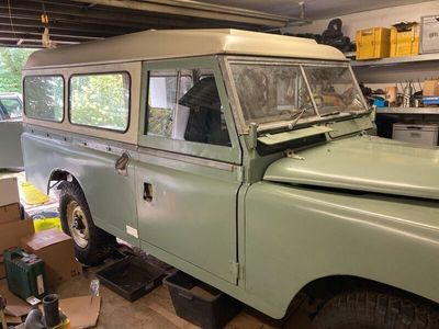 Land Rover 3