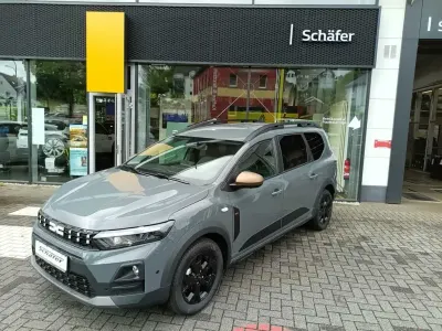 Neu Dacia Jogger Extreme 122 PS (89 kW) 2026 Grau Van / Kleinbus