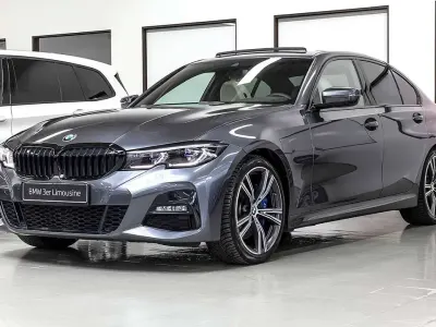 Gebraucht BMW 320 M Sport 184 PS (135 kW) 2022 Mineralgrau metallic Limousine