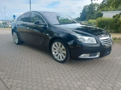 Gebraucht Opel Insignia 260 PS (191 kW) 2009 Schwarz Limousine
