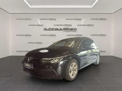 Używany VW Golf VII Pro 150 KM (110 kW) 2020 Czarny Sedan/Limuzyna