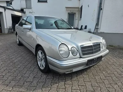Gebraucht Mercedes 300 177 PS (130 kW) 1998 Silber Limousine