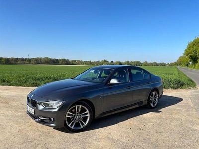 Second-hand BMW 320 Sport Line 184 CP (135 kW) 2013 Gri Berlinǎ
