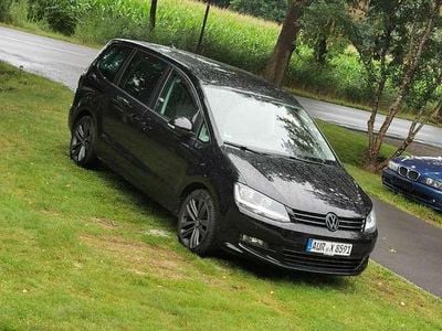 Second-hand VW Sharan Trendline 140 CP (102 kW) 2010 Negru Monovolum