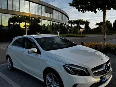Gebraucht Mercedes A250 Urban 211 PS (155 kW) 2017 Weiß Limousine