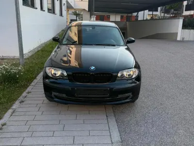 Gebraucht BMW 116 122 PS (89 kW) 2008 Schwarz Kleinwagen