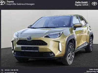 Gebraucht Toyota Yaris Cross Team 116 PS (85 kW) 2022 Gold SUV