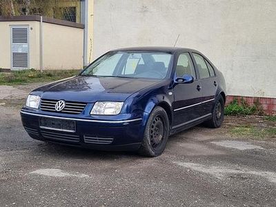 Gebraucht VW Bora 116 PS (85 kW) 2004 Blau Limousine