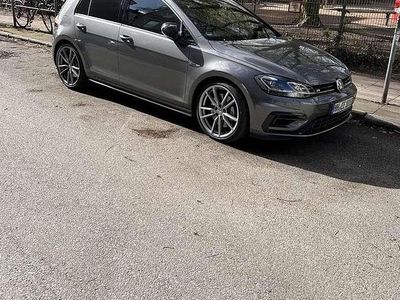 Gebraucht VW Golf VII R 300 PS (220 kW) 2019