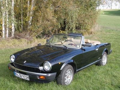 Gebraucht Fiat 124 Spider 105 PS (77 kW) 1984 Schwarz Cabrio