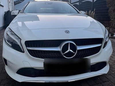 Gebraucht Mercedes A250 211 PS (155 kW) 2017 Weiß Limousine
