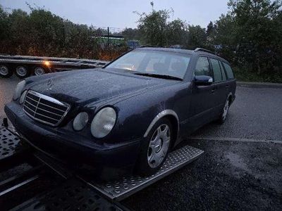 Mercedes E280