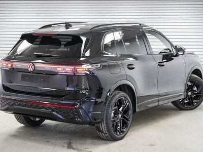 Neu VW Tiguan R-line 193 PS (141 kW) 2025 Grenadillschwarz metallic (0e) SUV