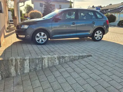 Gebraucht Skoda Rapid Ambition 90 PS (66 kW) 2016 Grau Kleinwagen