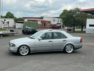 Gebraucht Mercedes C280 194 PS (142 kW) 1994 Silber Limousine