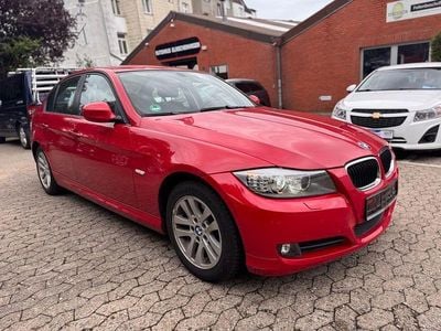 Gebraucht BMW 320 Advantage 177 PS (130 kW) 2009 Rot Limousine