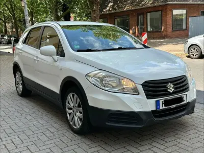 Gebraucht Suzuki SX4 Club 120 PS (88 kW) 2014 Weiß Limousine