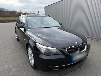 Gebraucht BMW 525 197 PS (144 kW) 2009 Schwarz Kombi