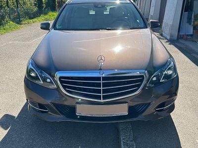 Usata Mercedes E350 258 CV (189 kW) 2016 Marrone Berlina