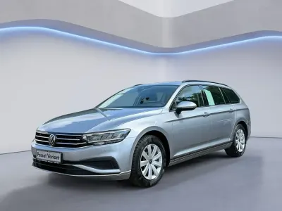 Gebraucht VW Passat Basis 150 PS (110 kW) 2023 Silber Kombi
