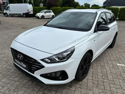 Gebraucht Hyundai i30 Edition 30 160 PS (117 kW) 2022 Polar white Kombi
